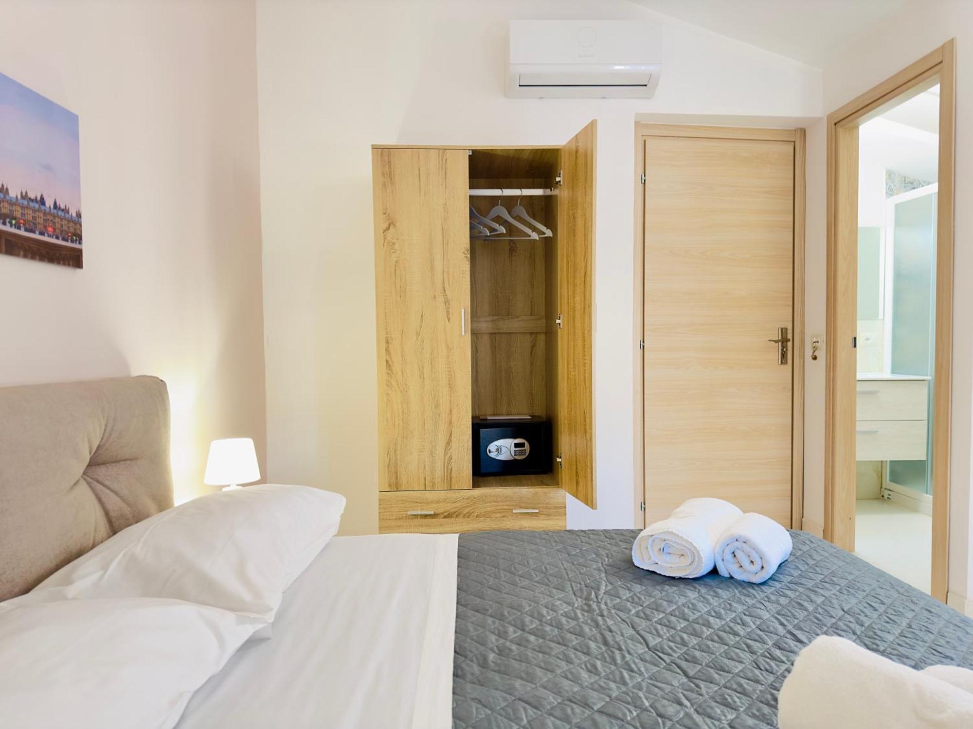 Unique Rooms In Centro Citta Bagno Privato E Climatizzatore 拉古萨 外观 照片