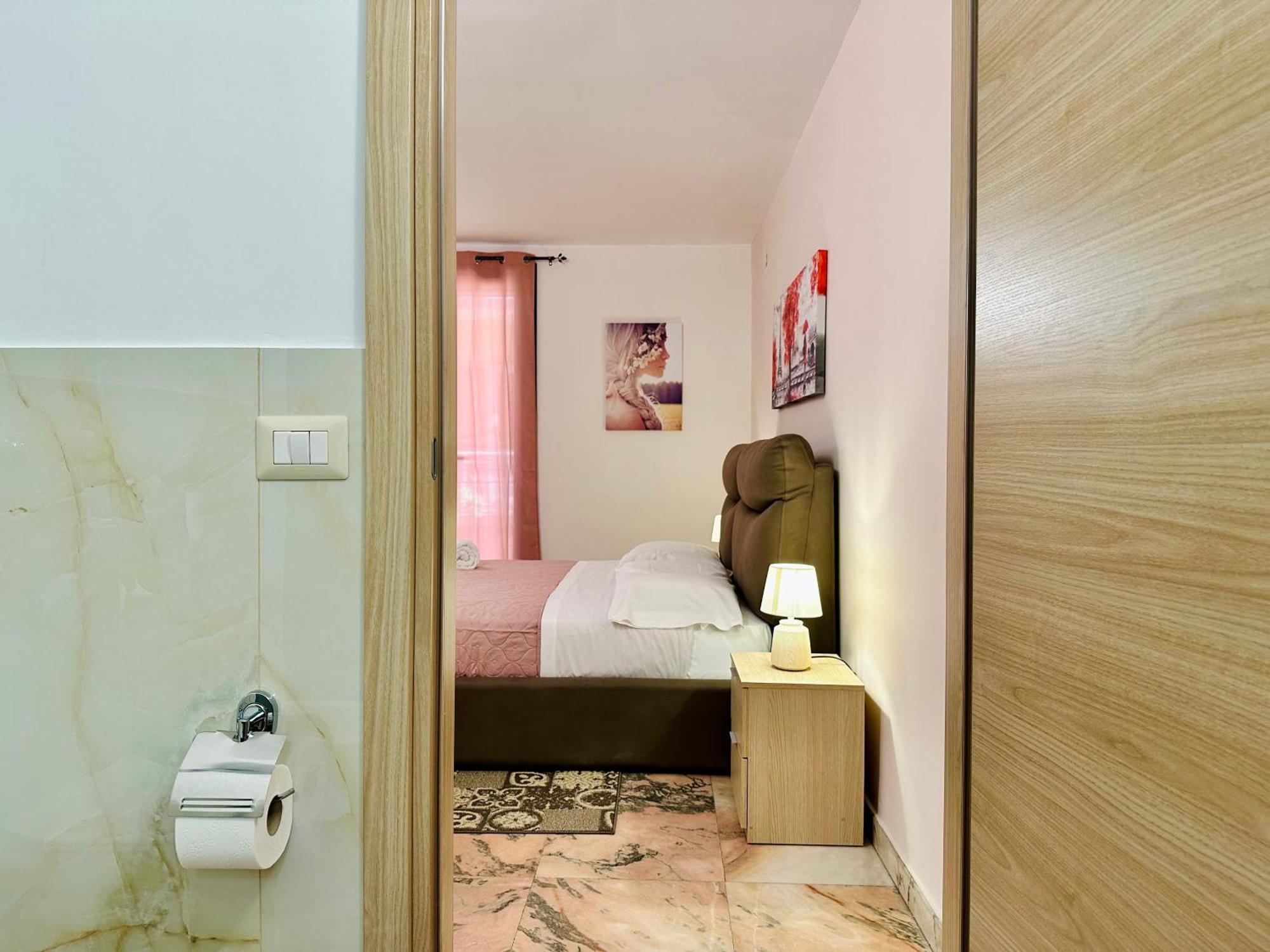 Unique Rooms In Centro Citta Bagno Privato E Climatizzatore 拉古萨 外观 照片